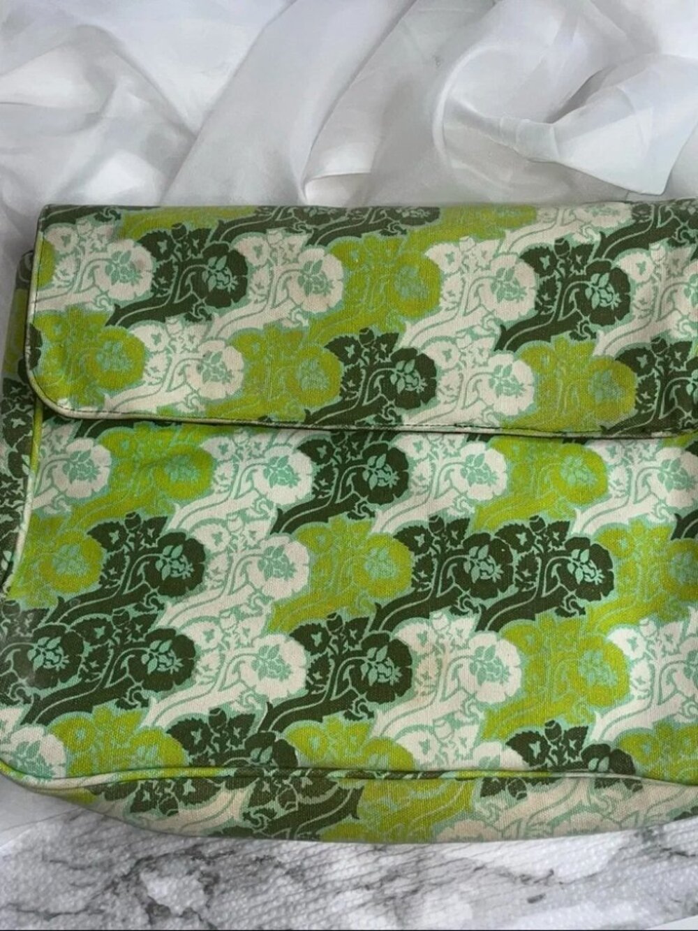 Lifepod Green Floral Print Laptop Case